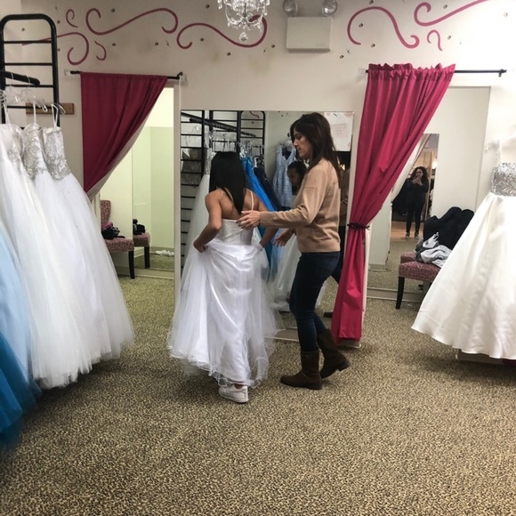 Elegant Girls Party Gown ~NEVER WORN!!! ~Simply Gorgeous Make Me An OFFER!! - Picture 5 of 12